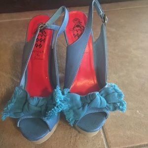 Blue platform heels